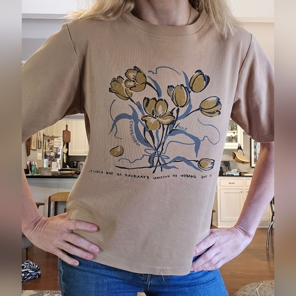 Simple Retro Olive Tan Graphic T-Shirt with Floral Design - Picture 1 of 5